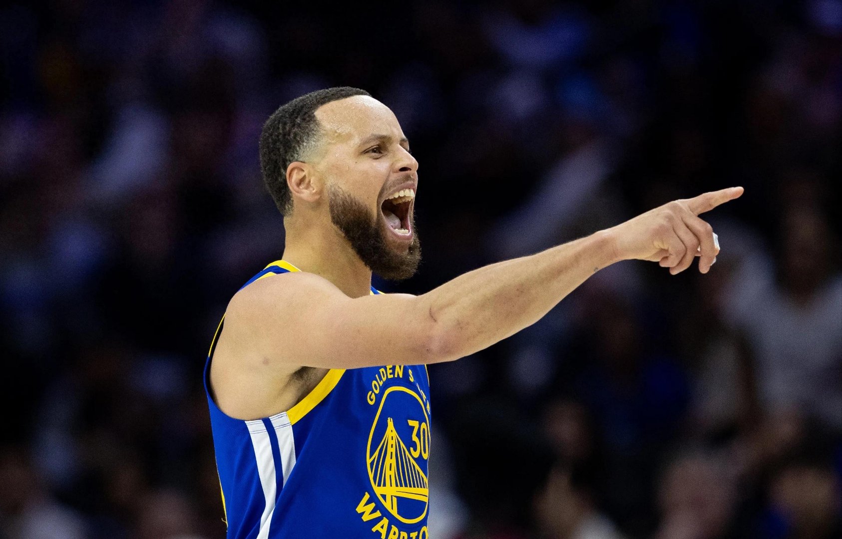 开云APP-猛龙鏖战篮网，库里高光表现的简单介绍