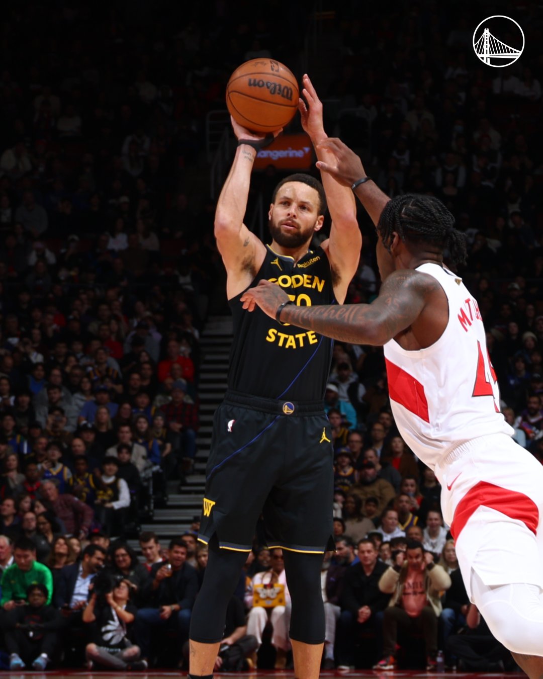 猛龙鏖战篮网，库里高光表现的简单介绍