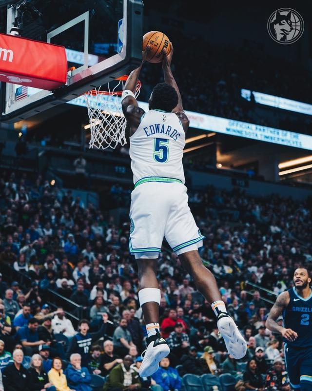 开云体育下载-江苏队逆转山西队，戈贝尔刷新纪录