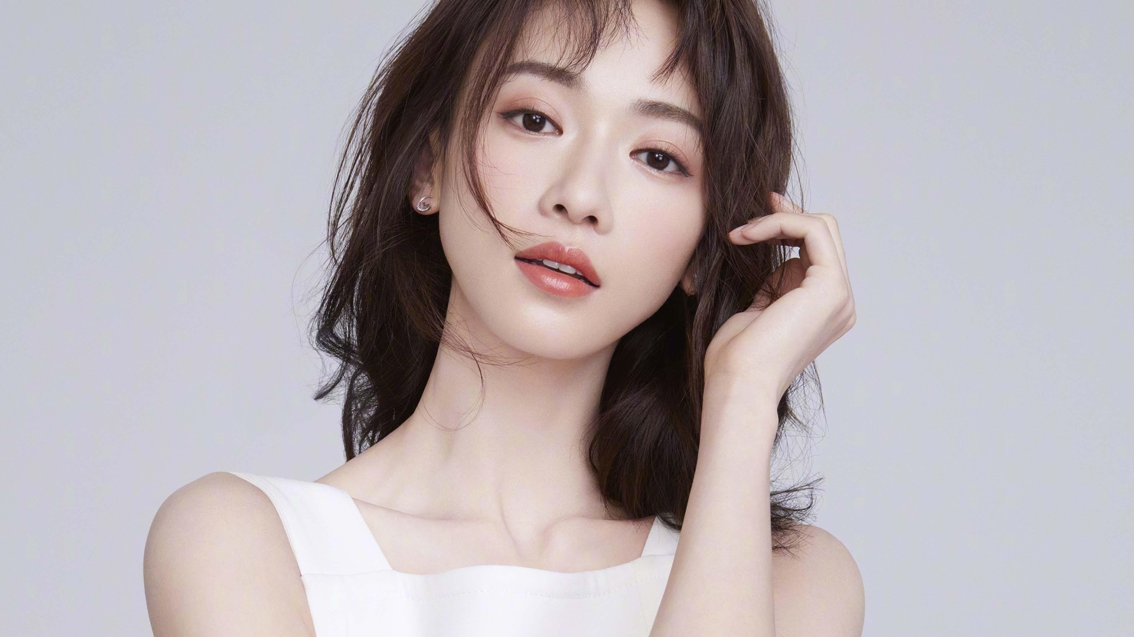 布伦森绝杀如剑，马刺攻防碾压广东取跨联盟首胜