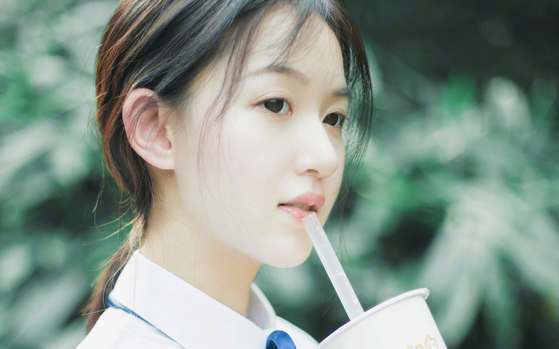 爱德华兹独砍40分难救主,湖人末节发力险胜山西