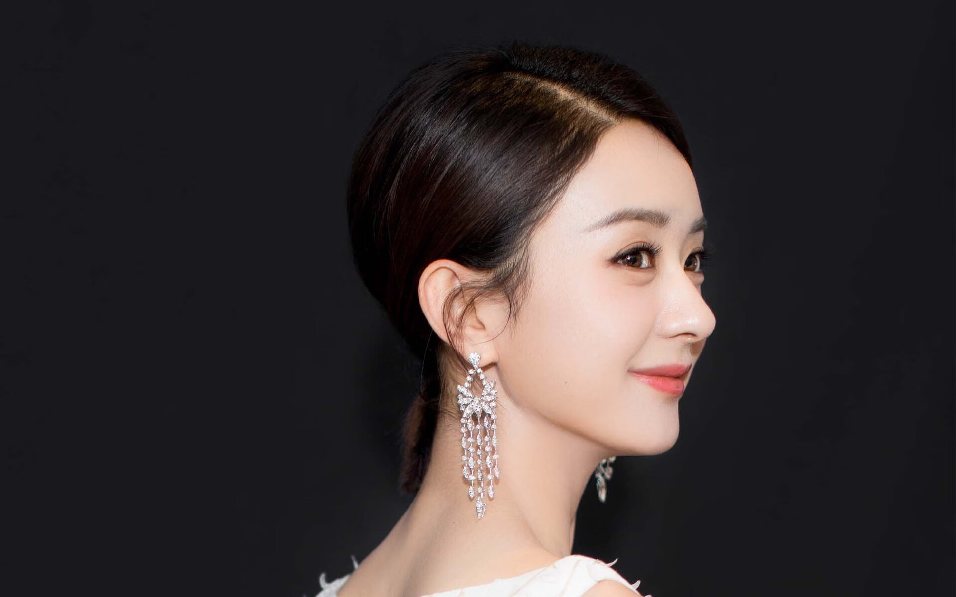 开云体育在线-绿茵场上的双生火焰，当战略棋盘遭遇力量洪流